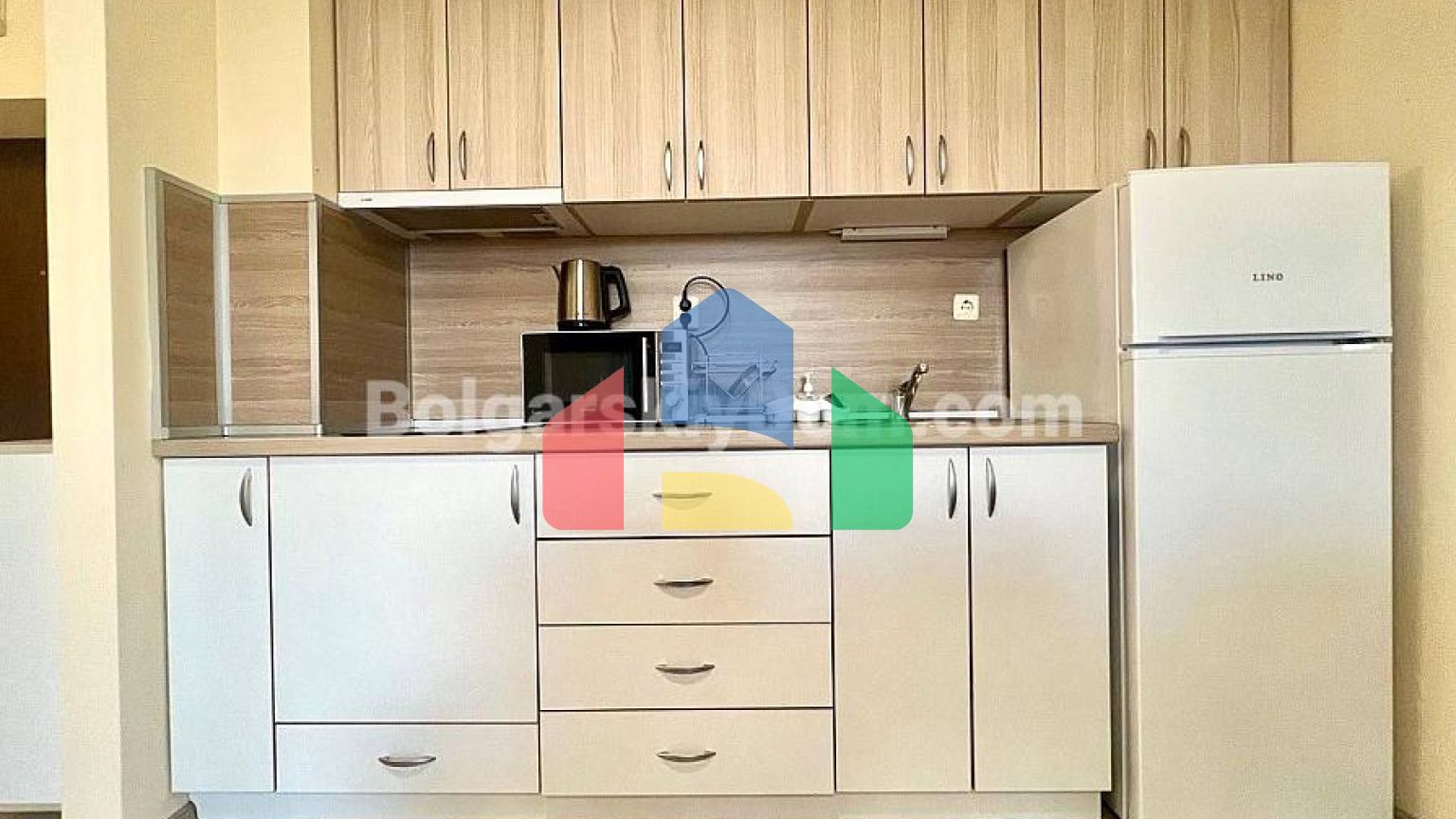 Двокімнатна квартира в Посейдон