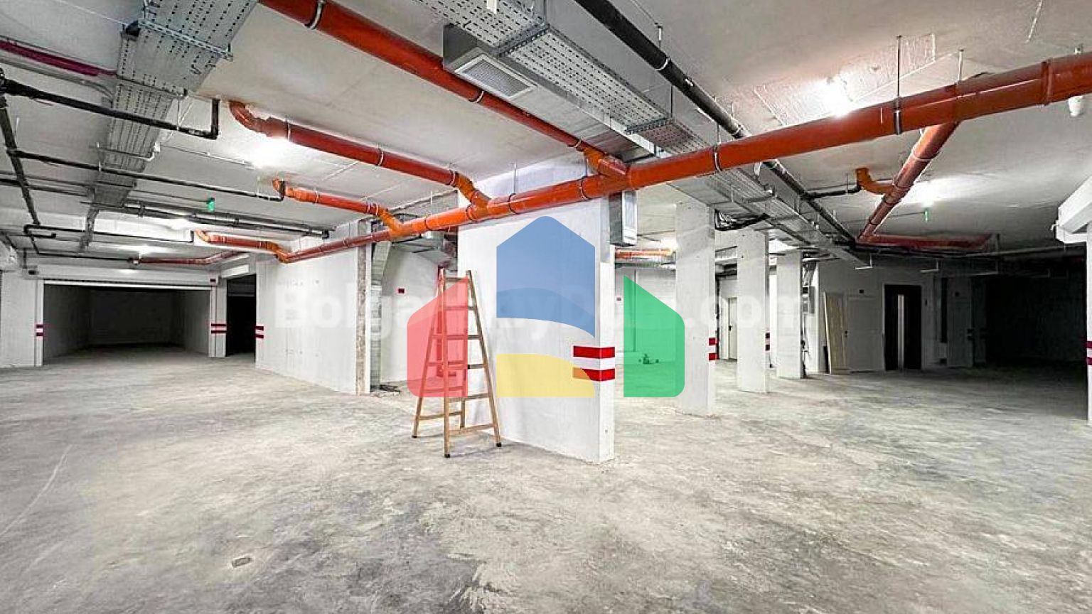 Трикімнатна квартира у Валенсія Люкс