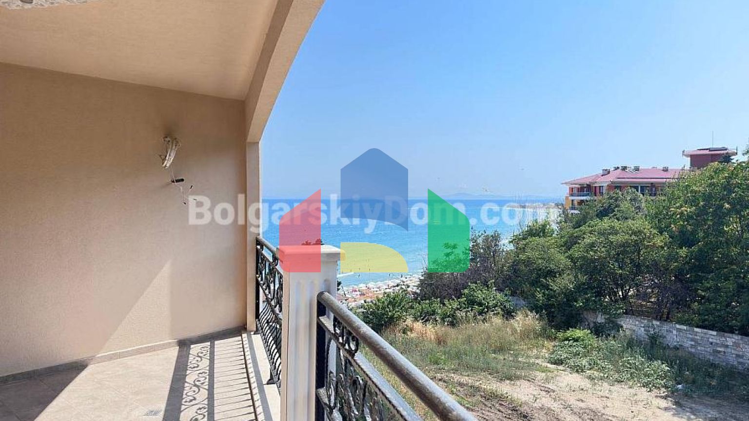 Трикімнатна квартира у Валенсія Люкс