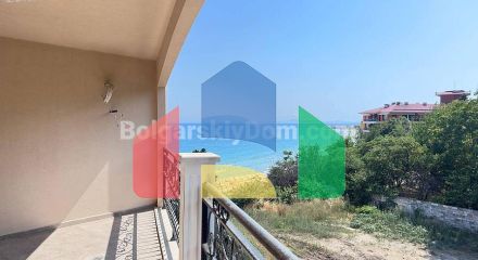 Трикімнатна квартира у Валенсія Люкс