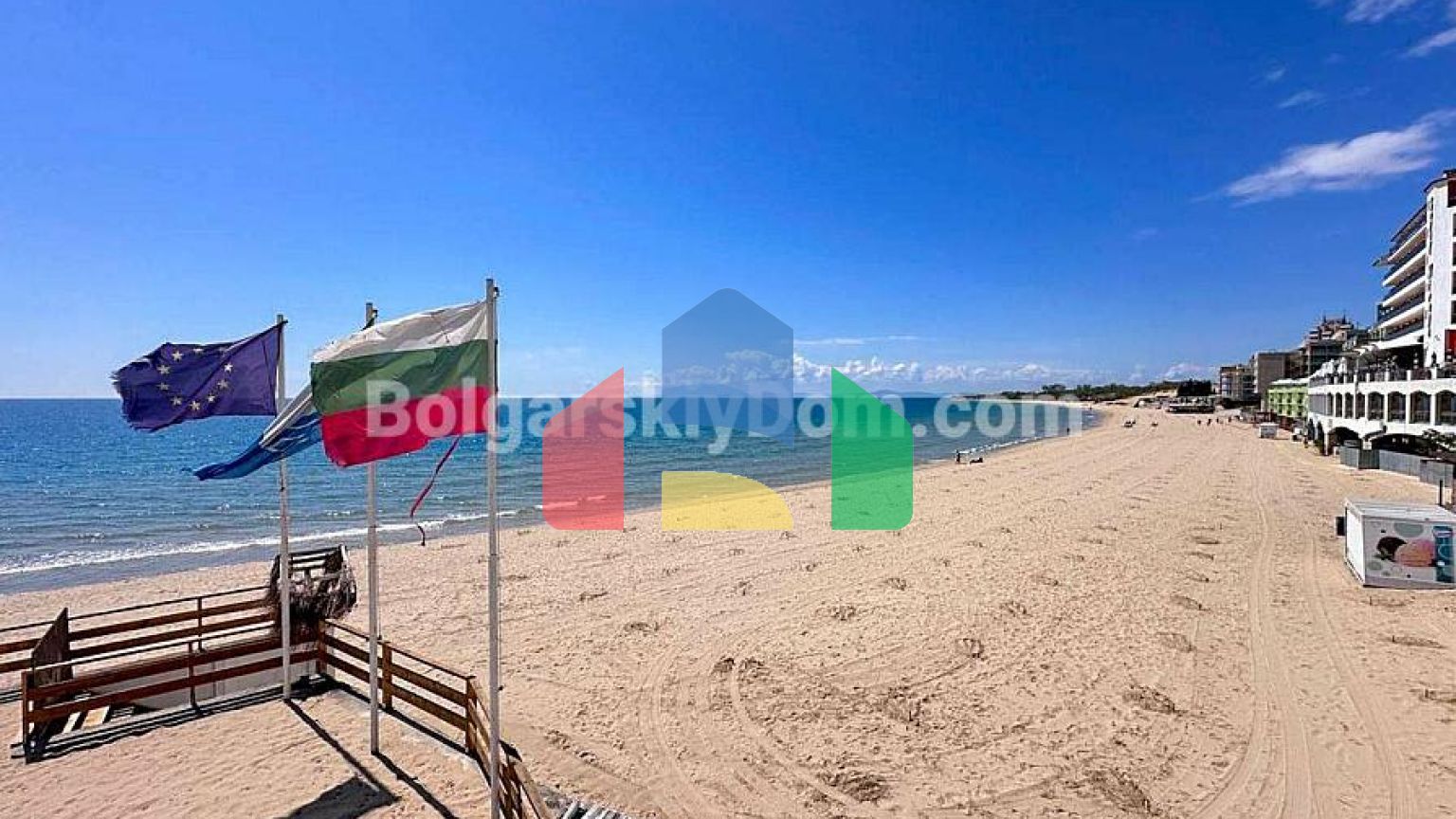 Трикімнатна квартира у Валенсія Люкс