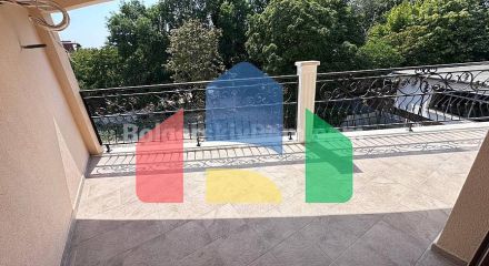 Трикімнатна квартира у Валенсія Люкс