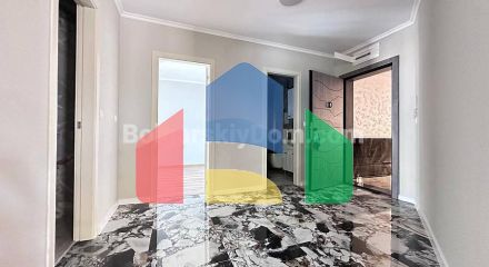 Трикімнатна квартира у Валенсія Люкс