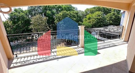 Трикімнатна квартира у Валенсія Люкс