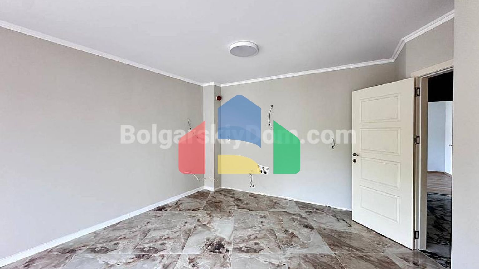 Трикімнатна квартира у Валенсія Люкс