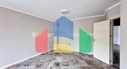 Трикімнатна квартира у Валенсія Люкс