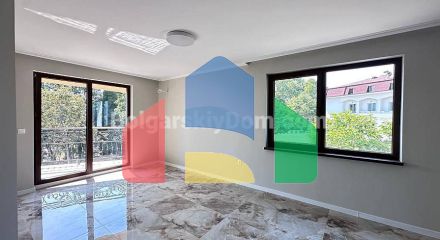 Трикімнатна квартира у Валенсія Люкс