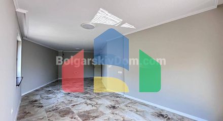 Трикімнатна квартира у Валенсія Люкс