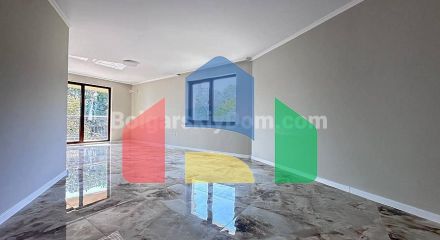 Трикімнатна квартира у Валенсія Люкс