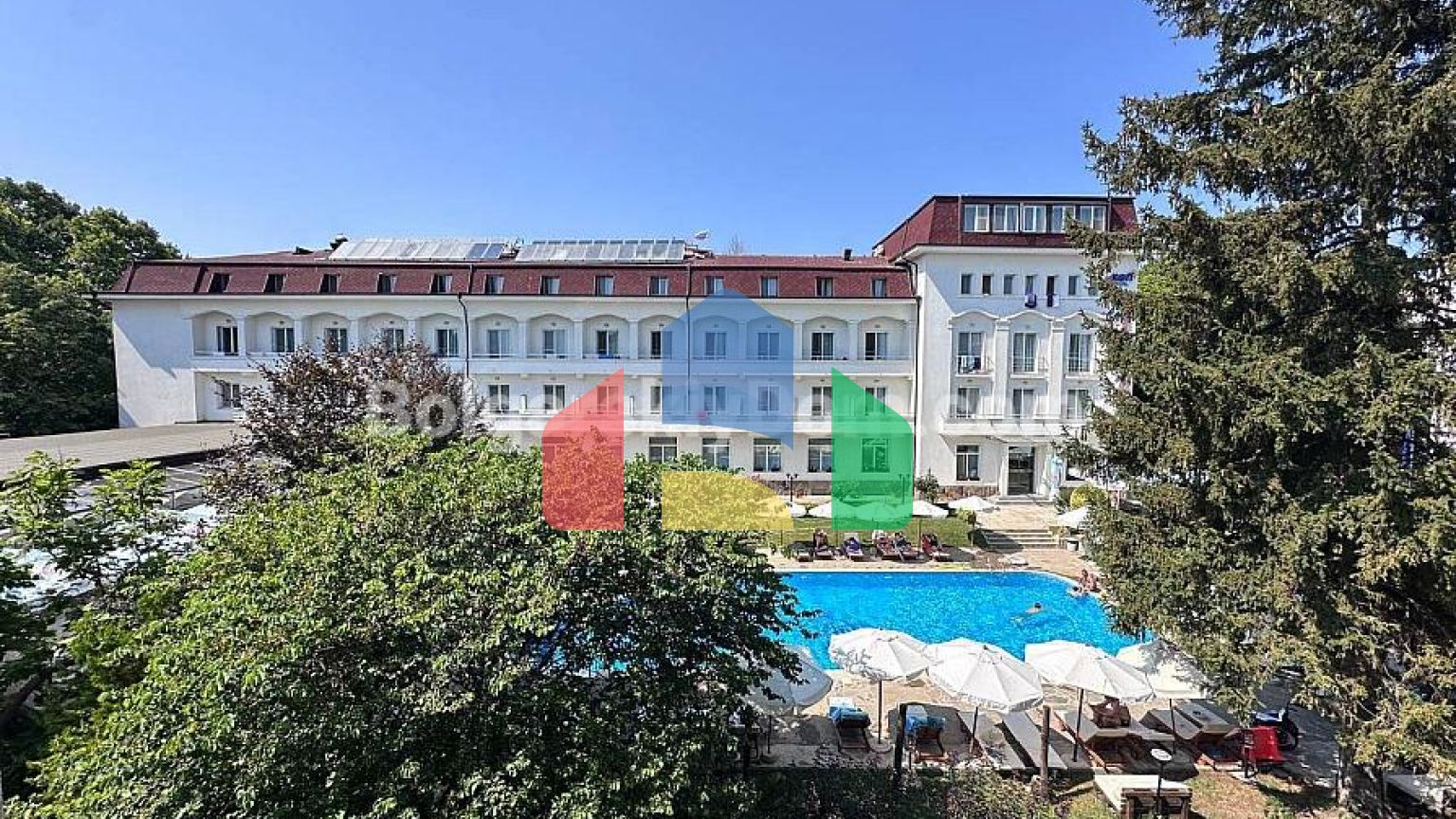 Трикімнатна квартира у Валенсія Люкс