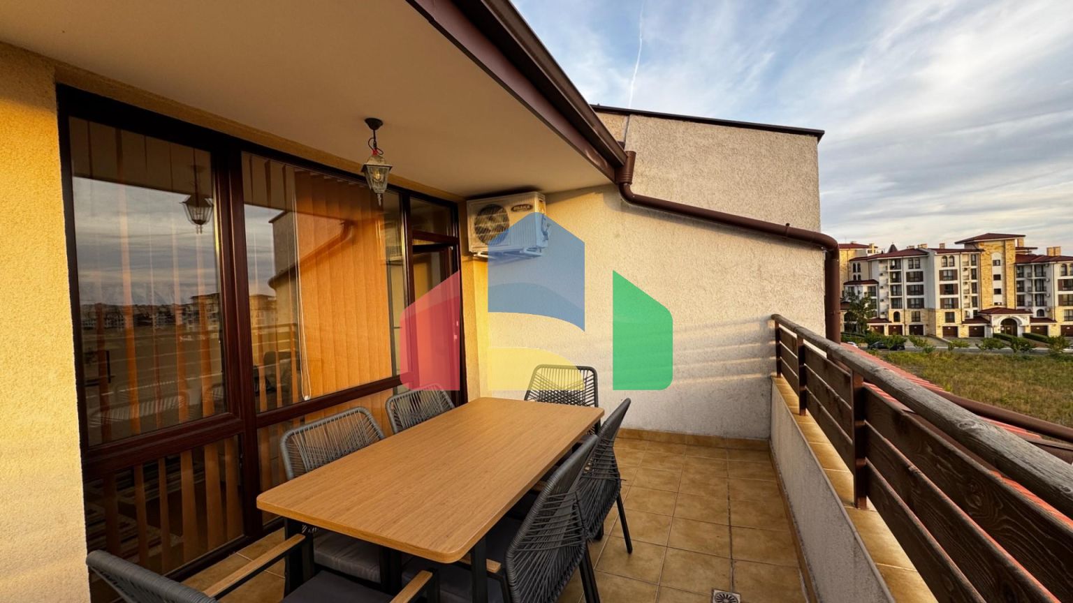 Трёхкомнатный апартамент в Несебре, комплекс “Вияна”