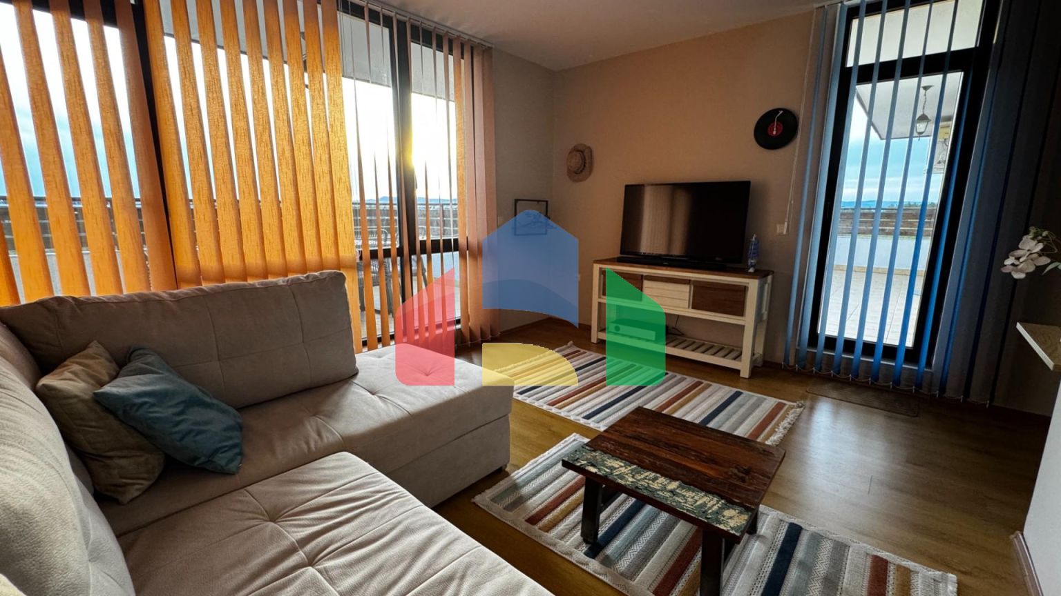 Трёхкомнатный апартамент в Несебре, комплекс “Вияна”