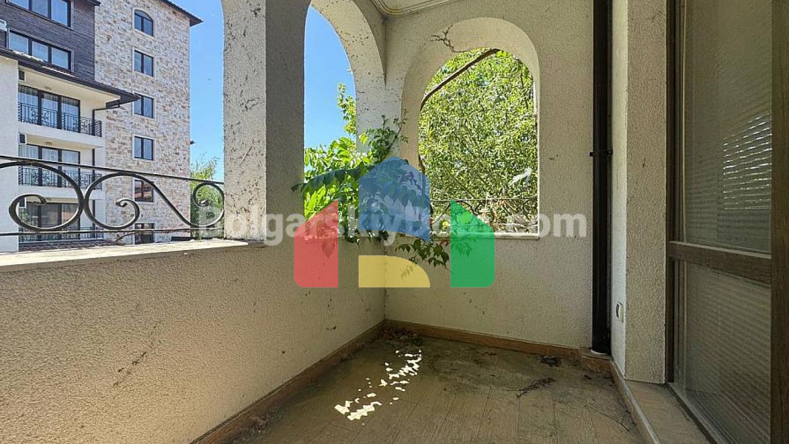 Двухкомнатная квартира в Эстебан