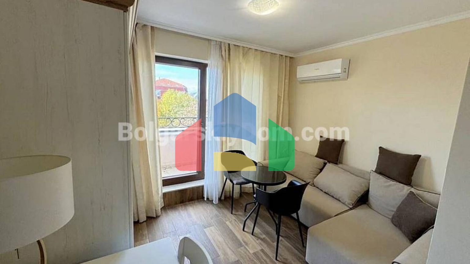 Квартира-студия в Валенсия Гарденс