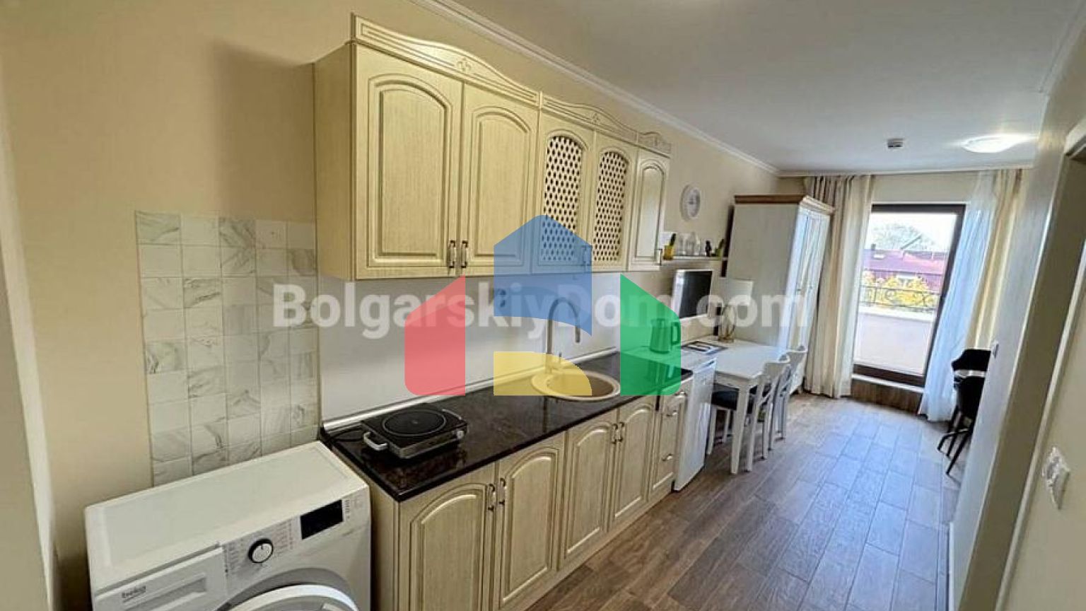 Квартира-студия в Валенсия Гарденс