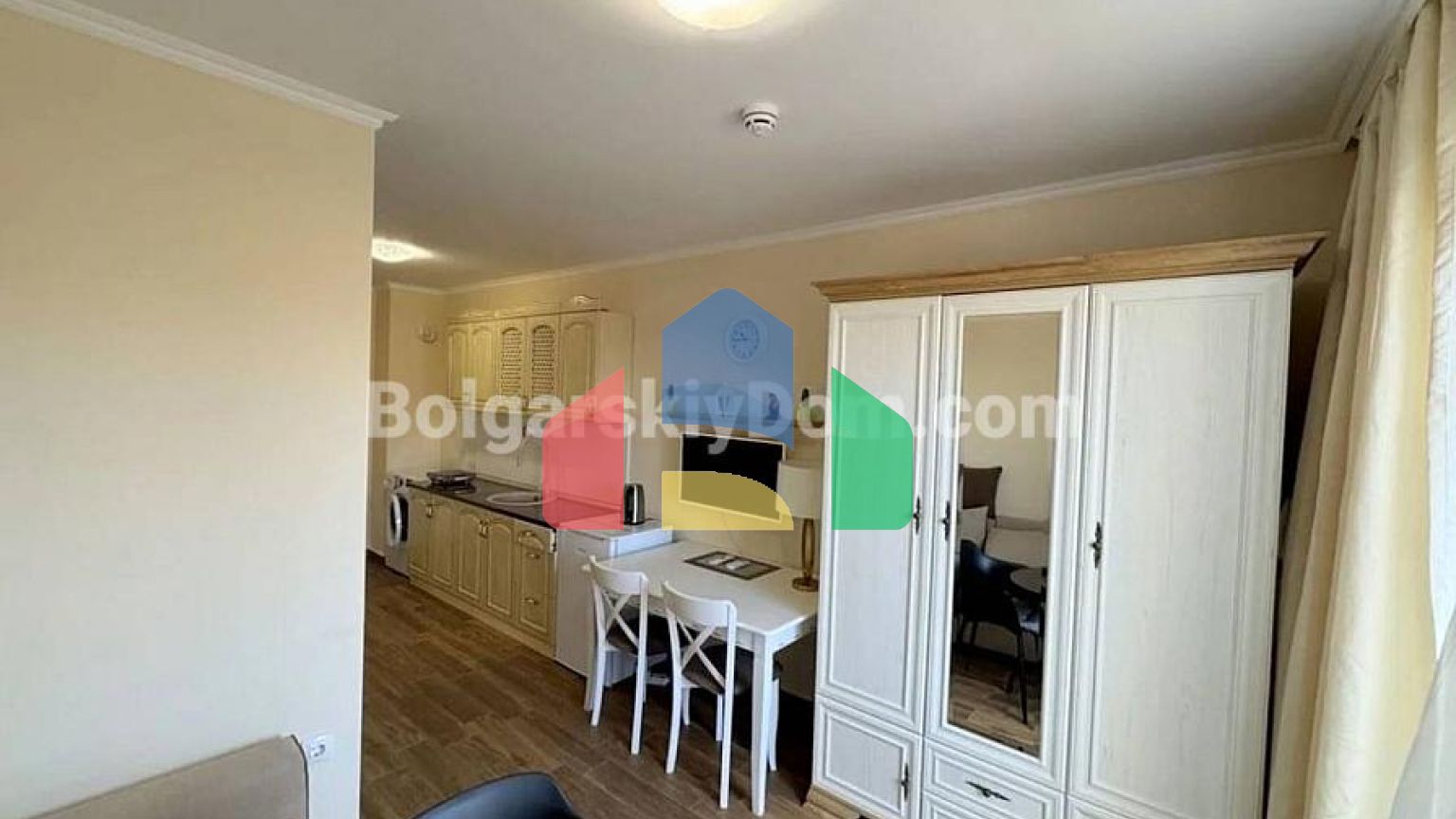 Квартира-студия в Валенсия Гарденс