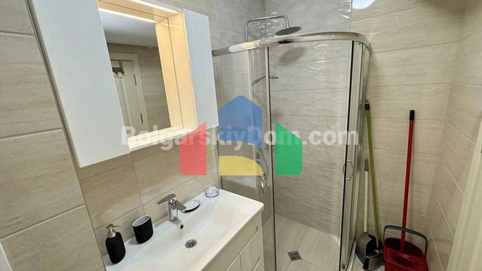 Квартира-студия в Валенсия Гарденс