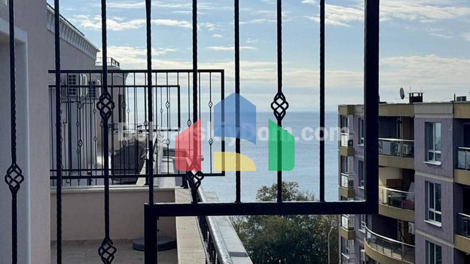 Квартира-студия в Валенсия Гарденс