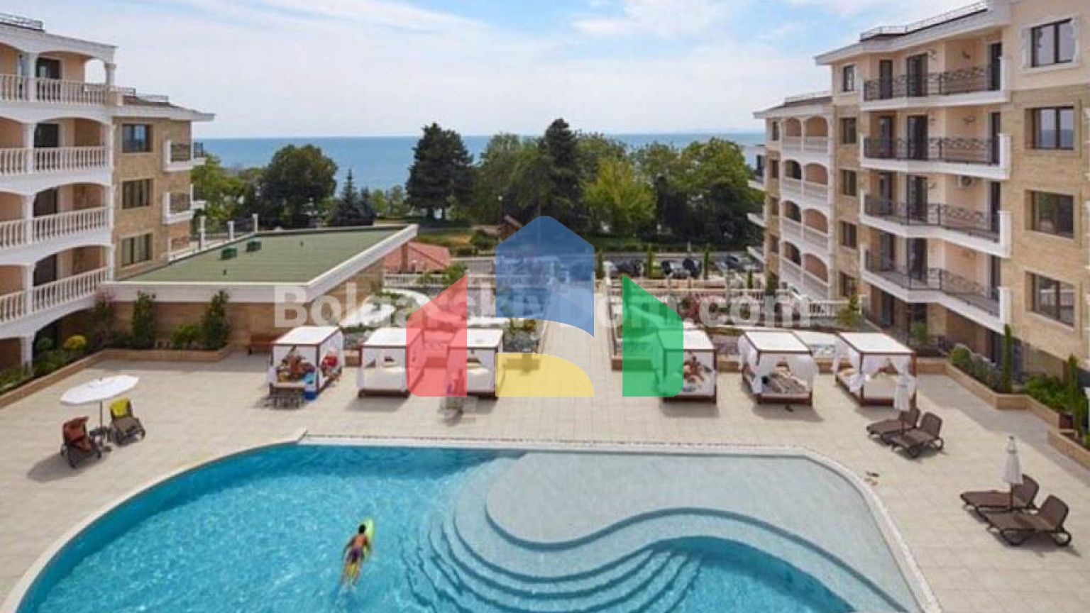 Квартира-студия в Валенсия Гарденс