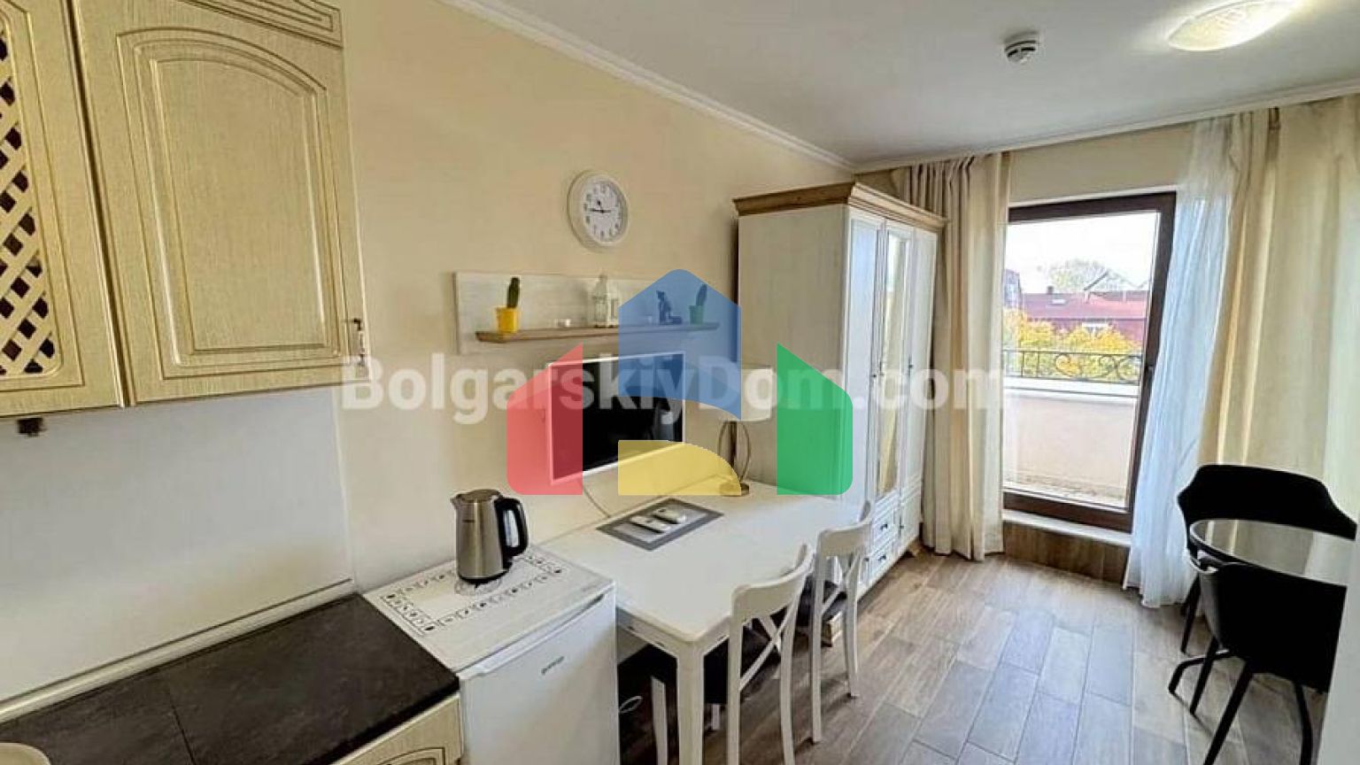 Квартира-студия в Валенсия Гарденс