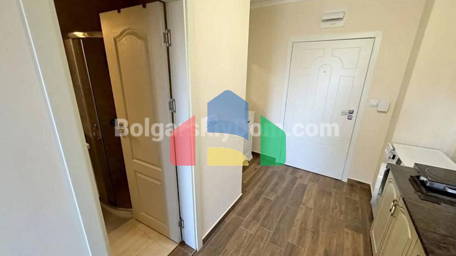 Квартира-студия в Валенсия Гарденс