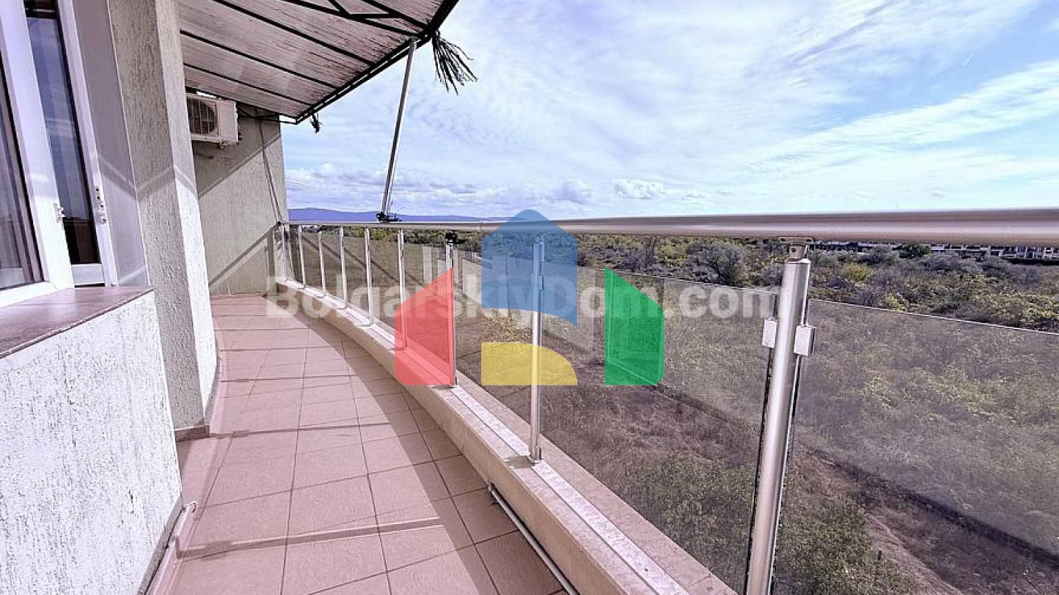 Двухкомнатная квартира в Джолли