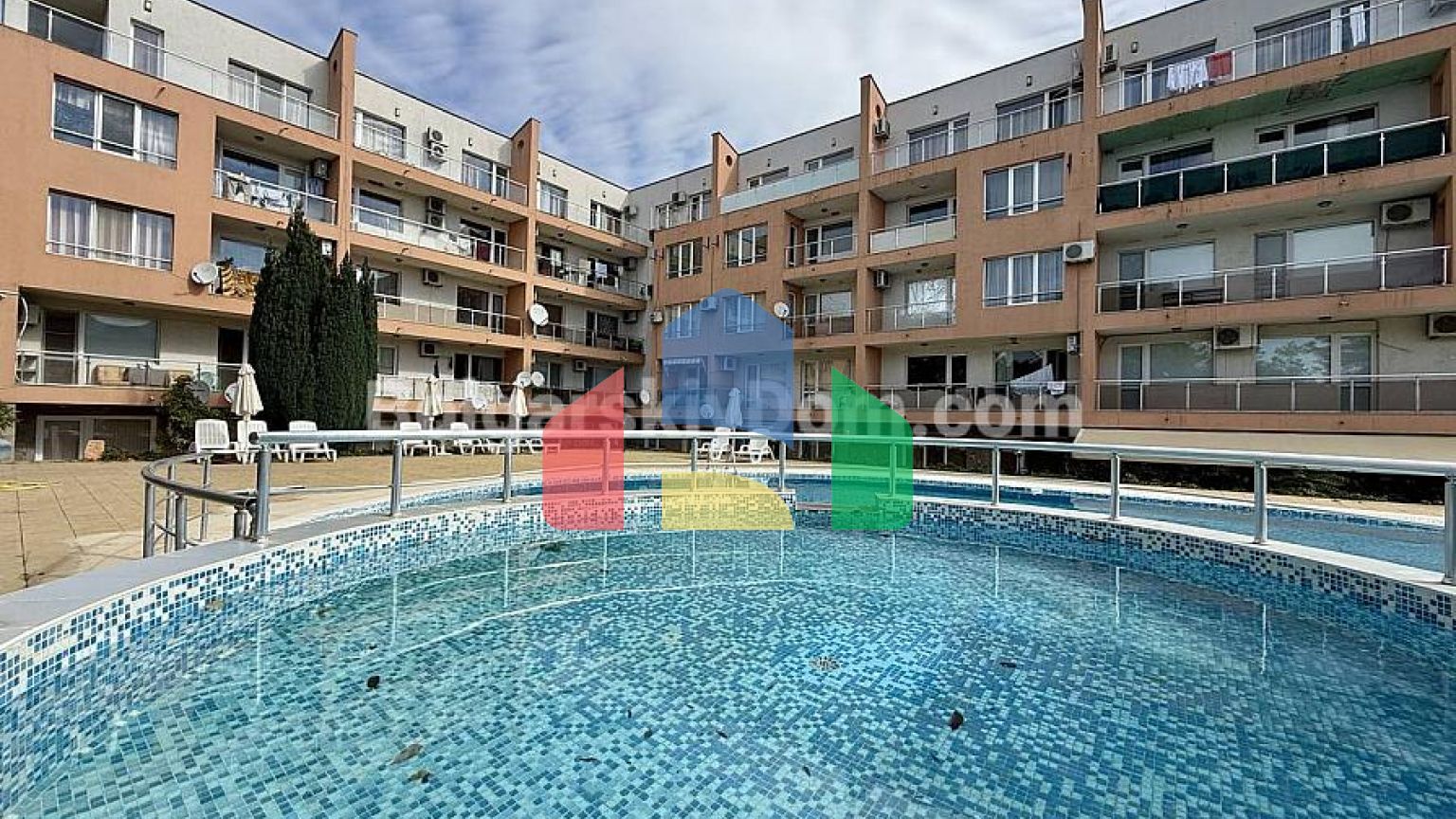 Двухкомнатная квартира в Джолли