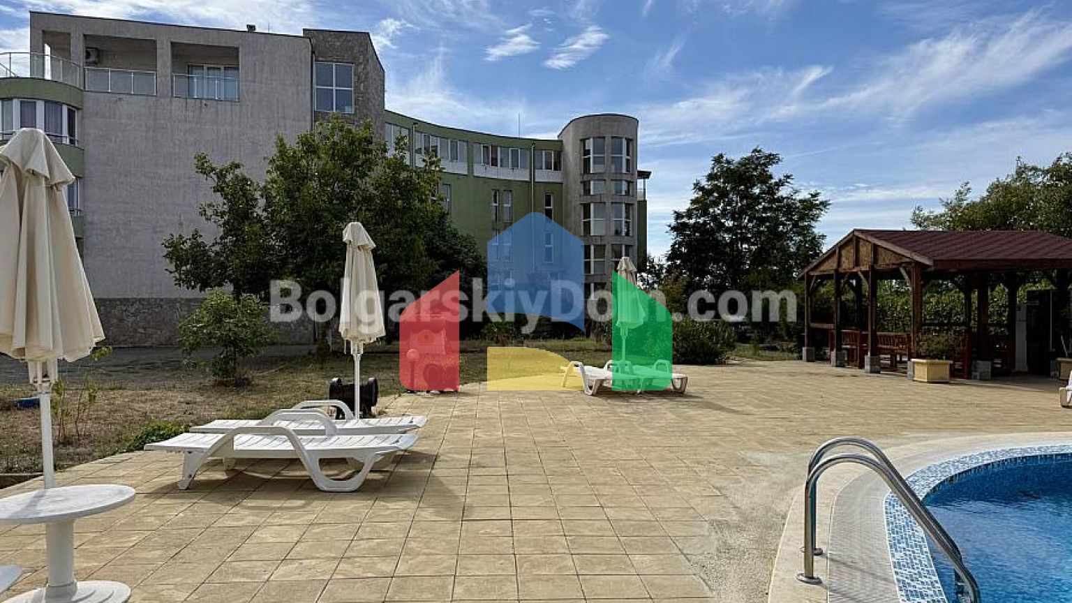 Двухкомнатная квартира в Джолли