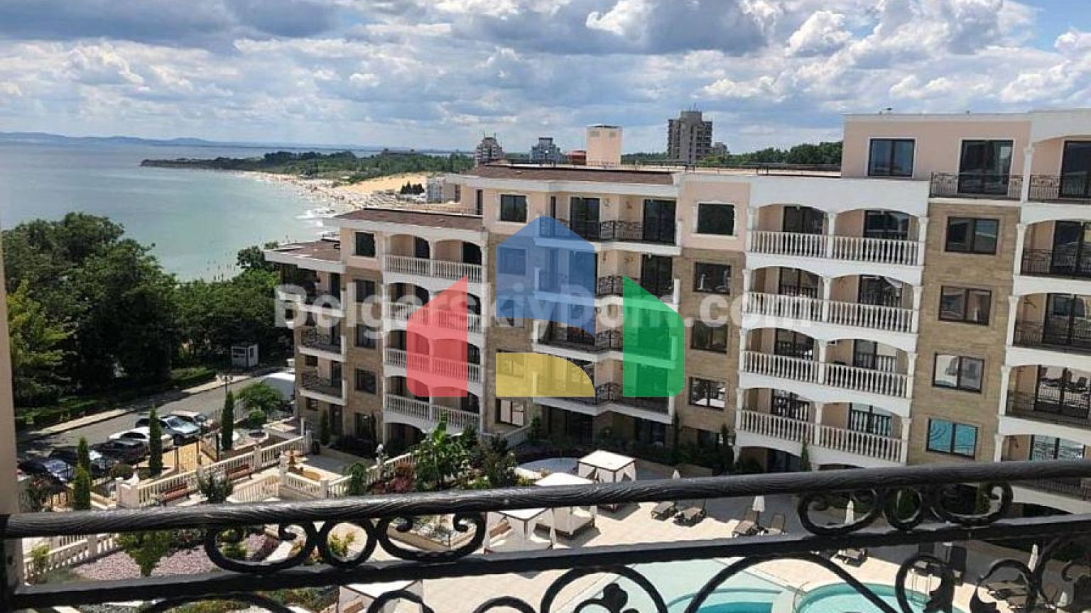 Двухкомнатная квартира в Валенсия Гарденс