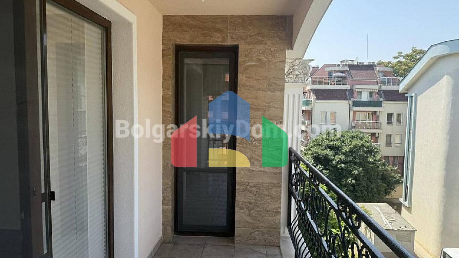 Двухкомнатная квартира в Валенсия Гарденс