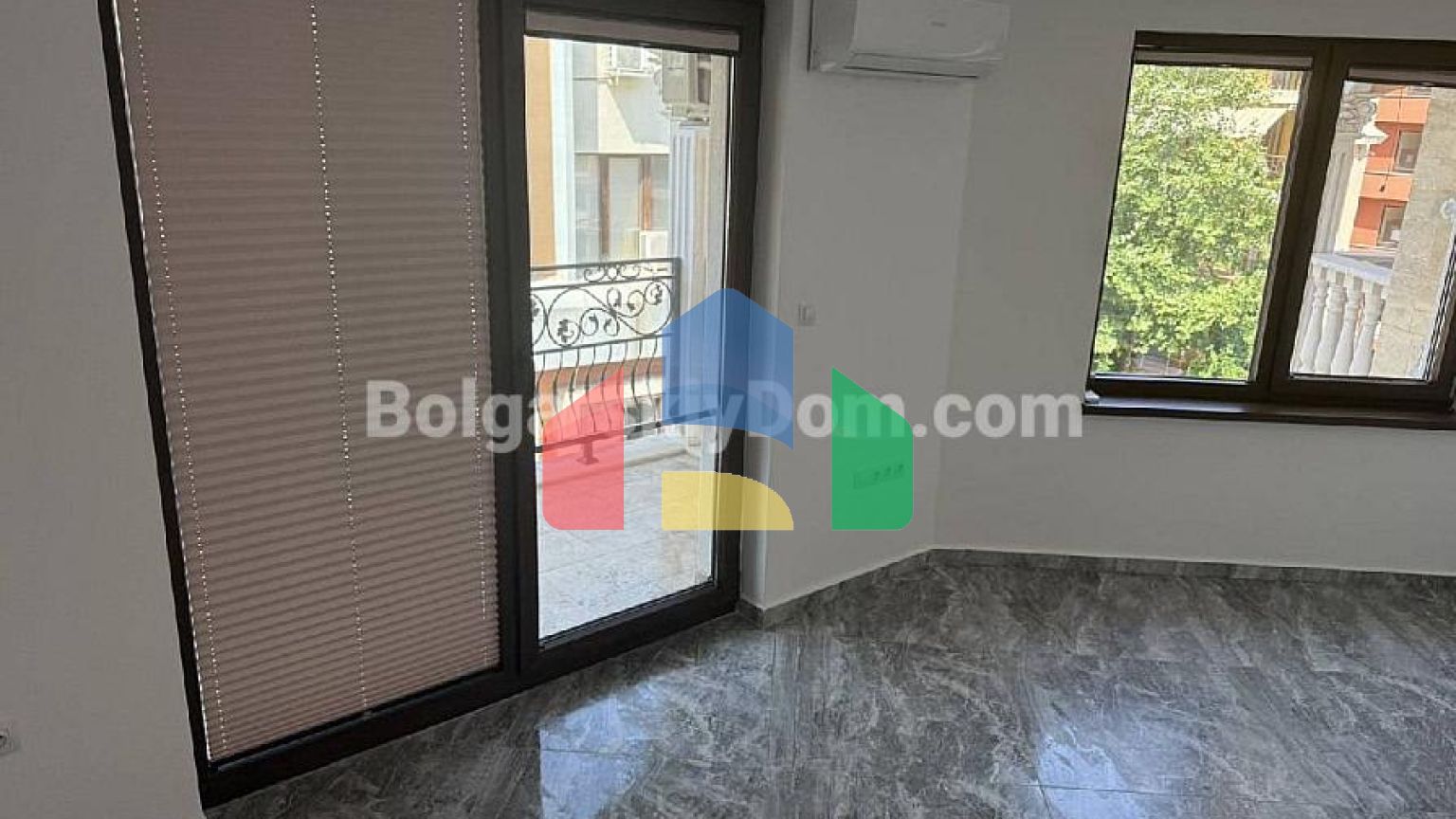 Двухкомнатная квартира в Валенсия Гарденс