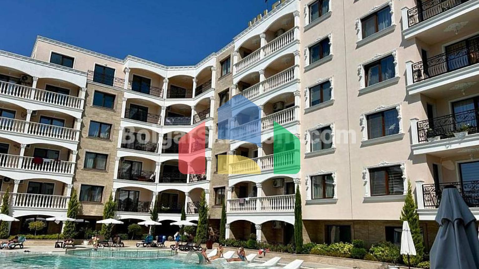 Двухкомнатная квартира в Валенсия Гарденс