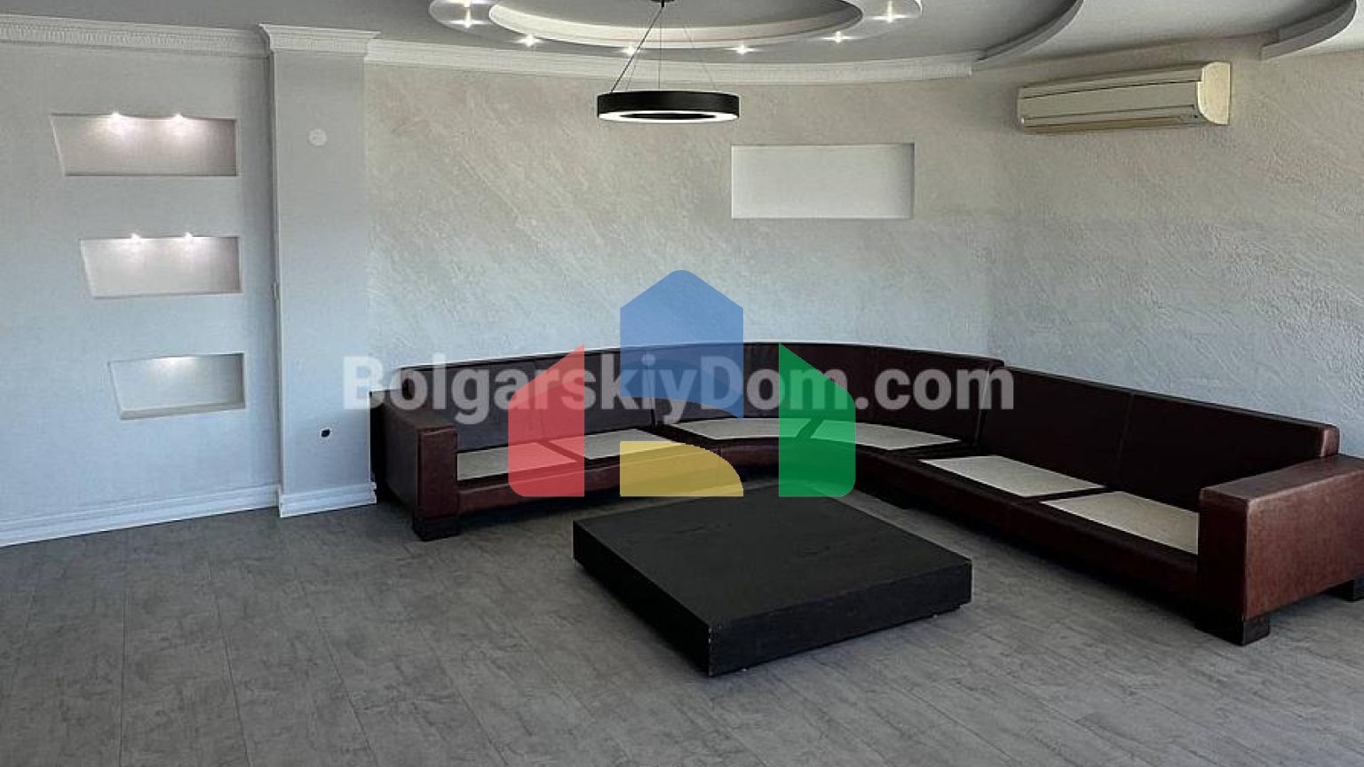 Трехкомнатная квартира в Несебре