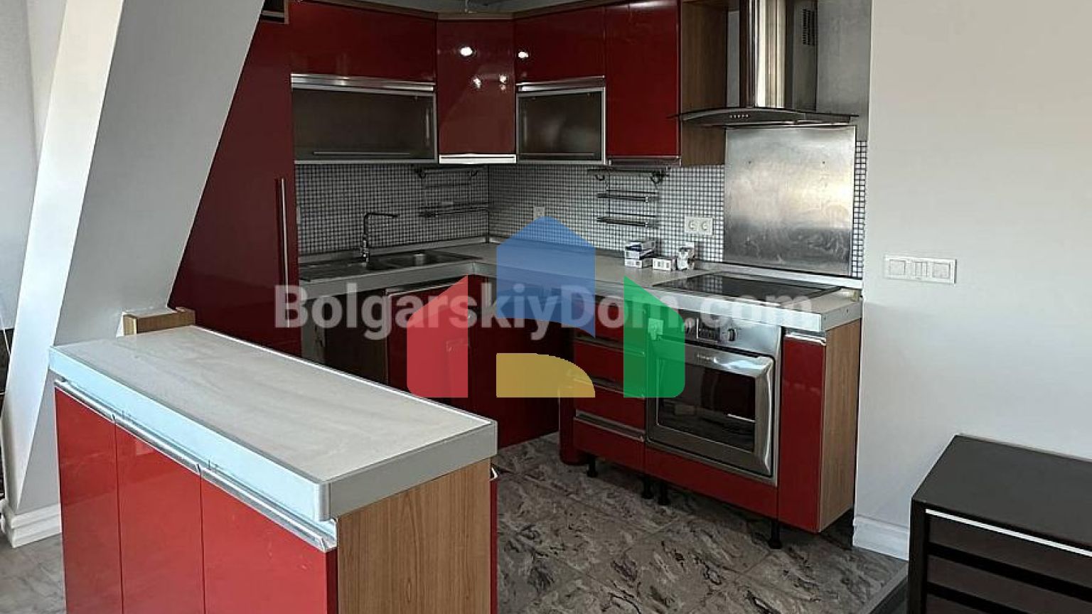 Трехкомнатная квартира в Несебре