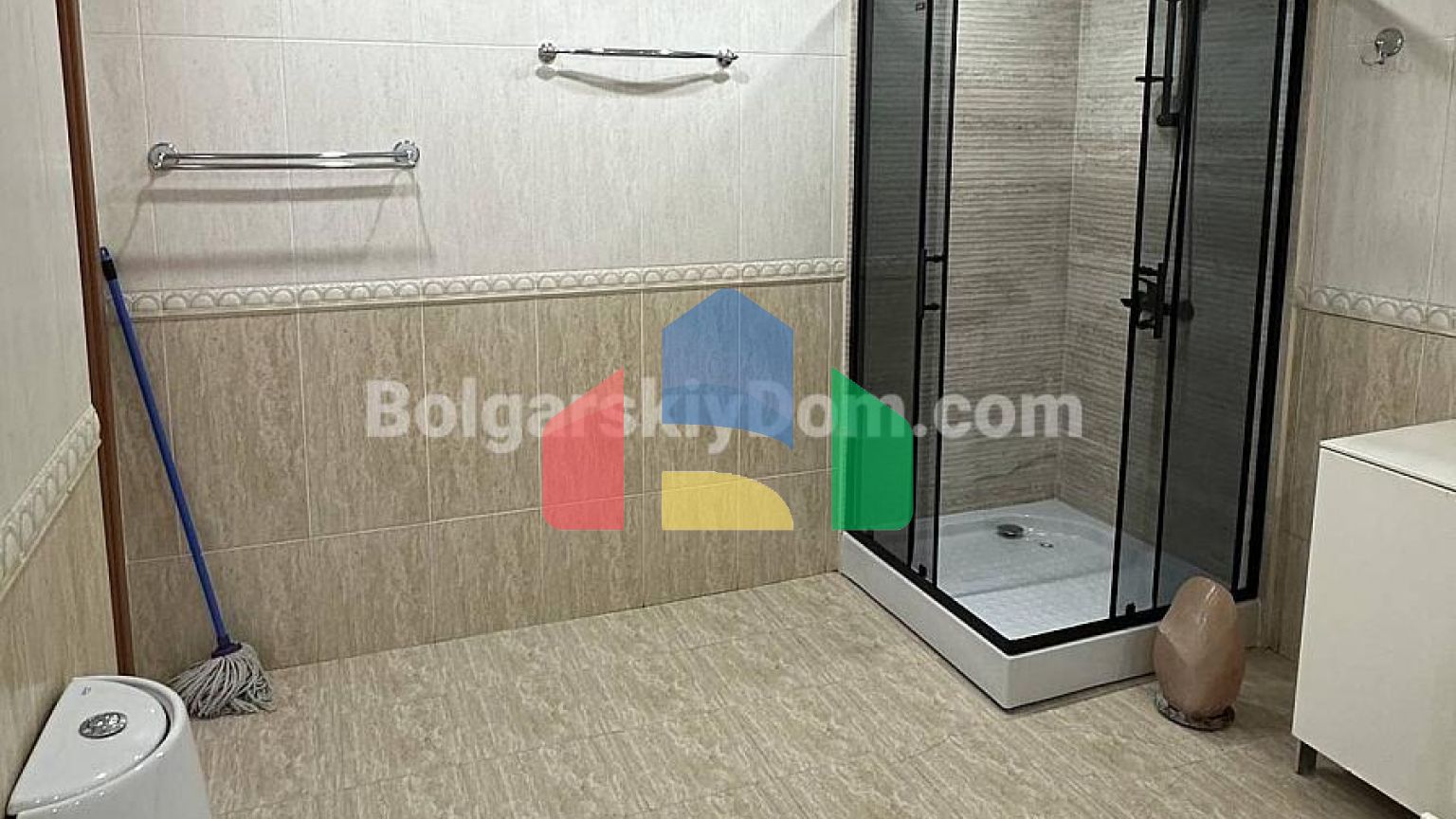 Трехкомнатная квартира в Несебре