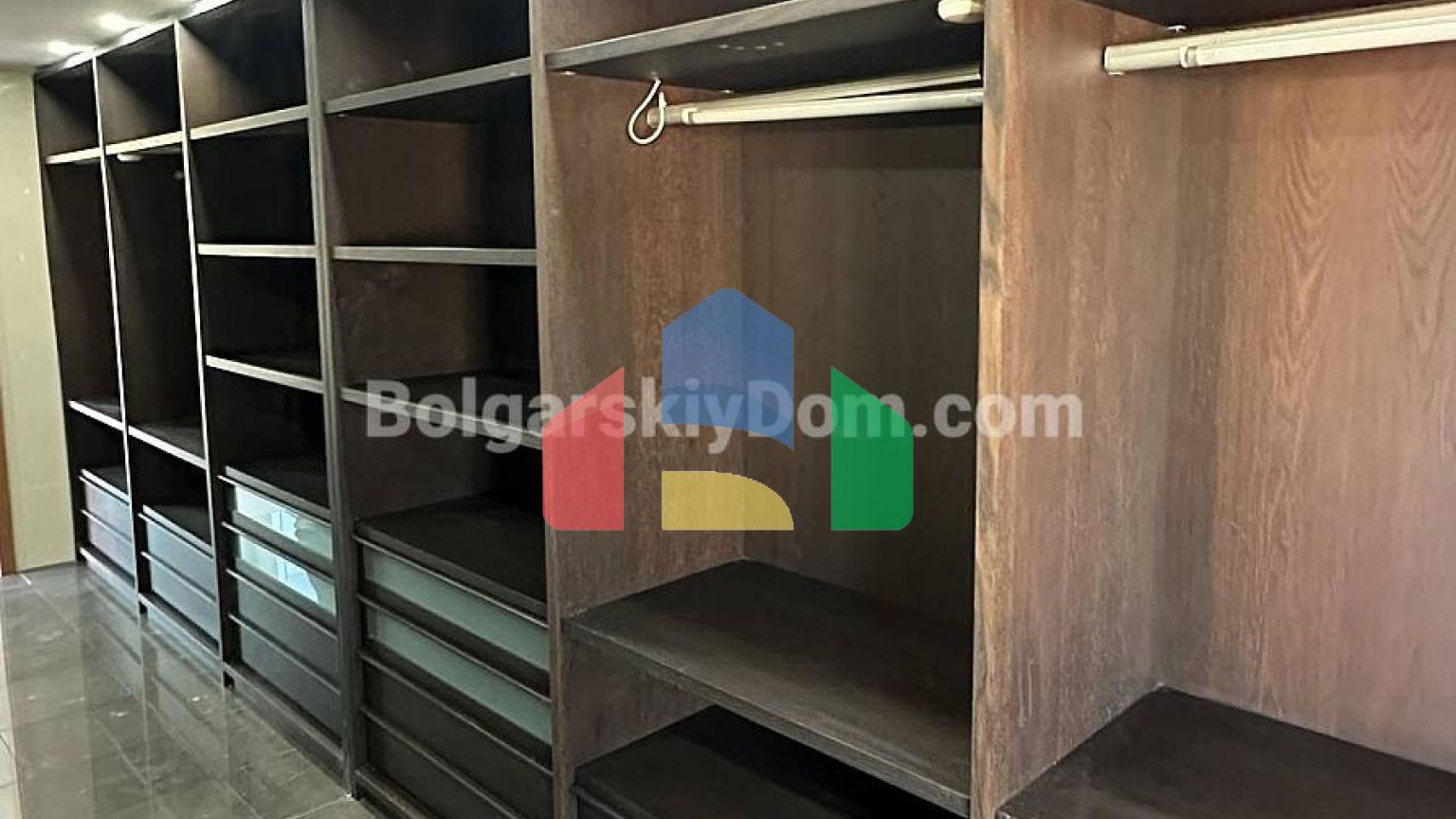 Трехкомнатная квартира в Несебре