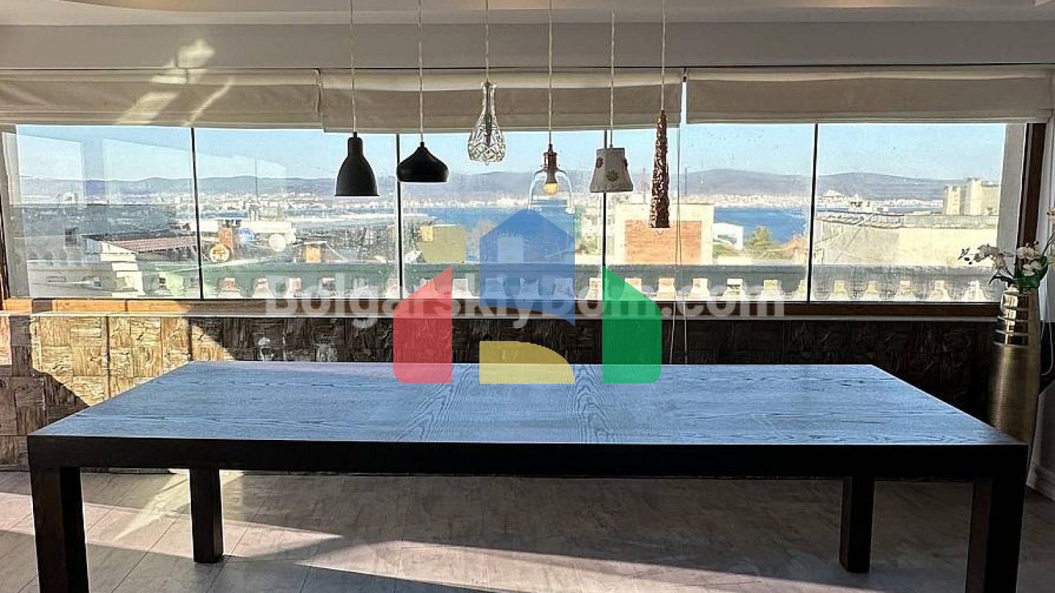 Трехкомнатная квартира в Несебре