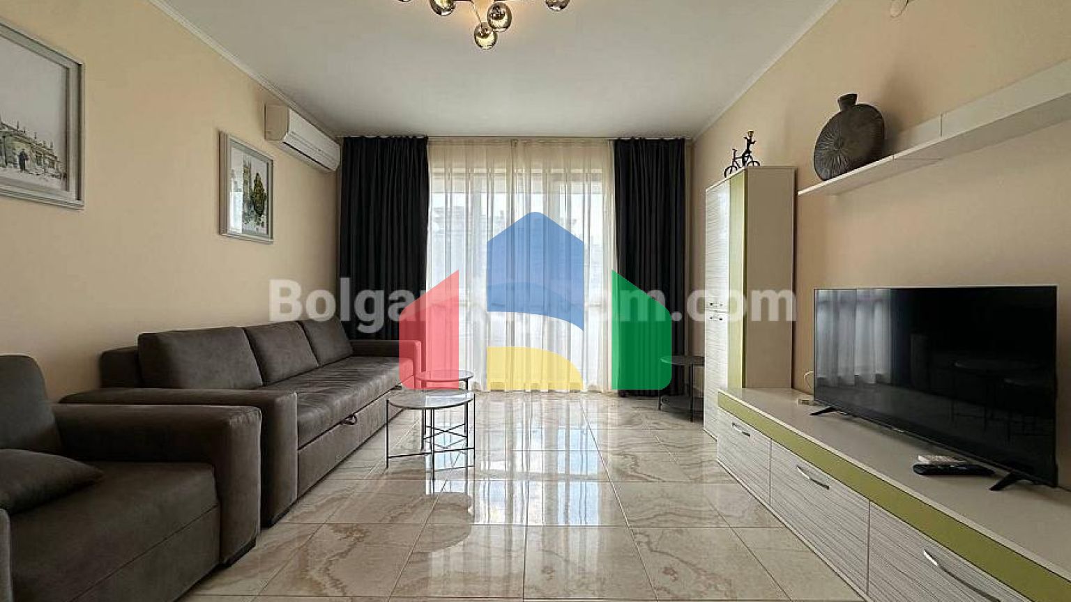 Четырехкомнатная квартира в Посейдон