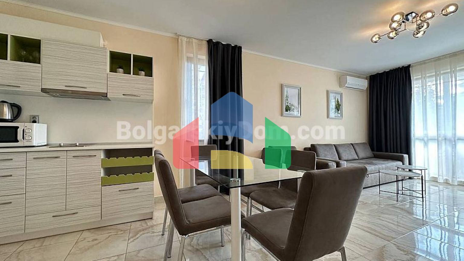 Четырехкомнатная квартира в Посейдон