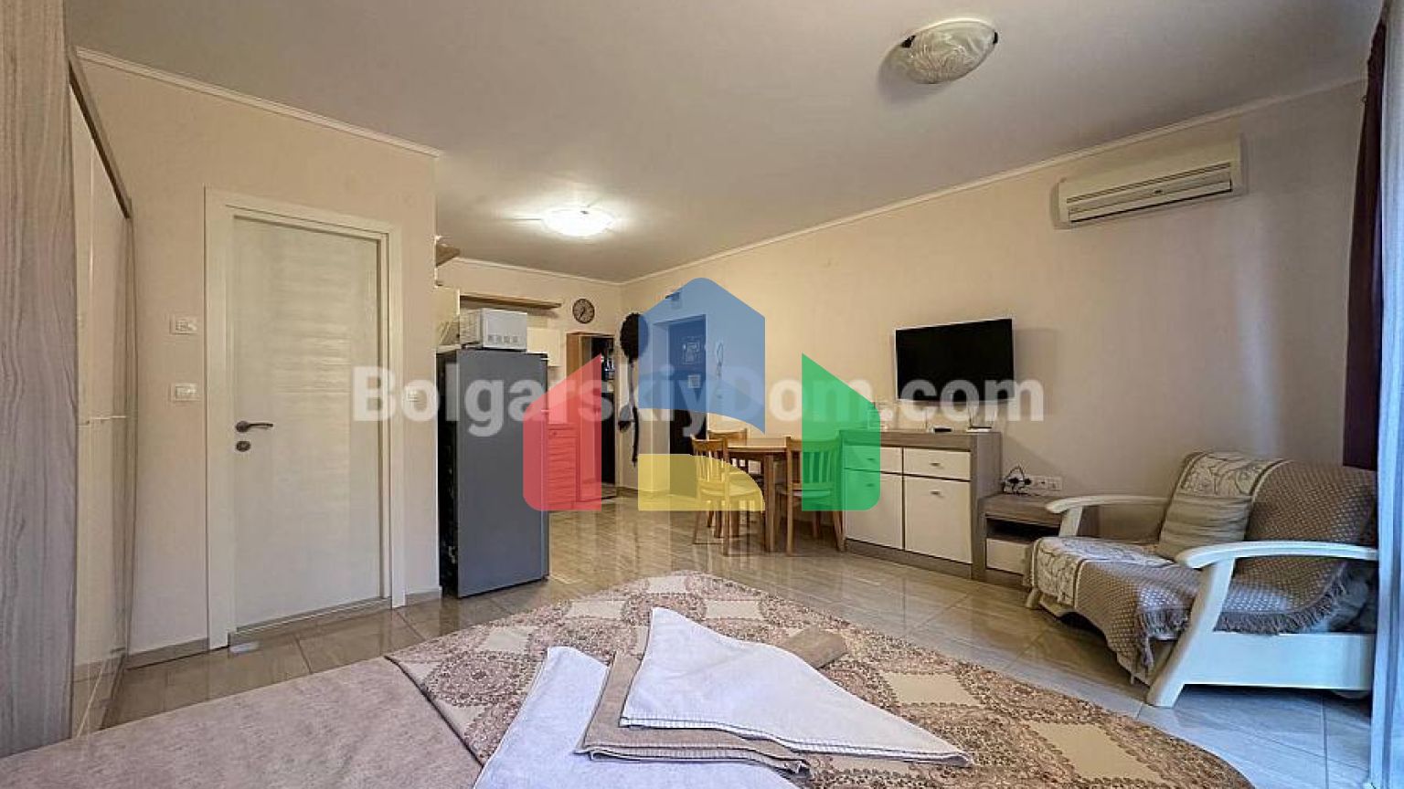 Квартира-студия в Эстебан