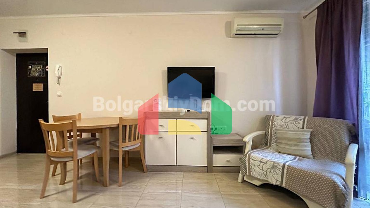 Квартира-студия в Эстебан