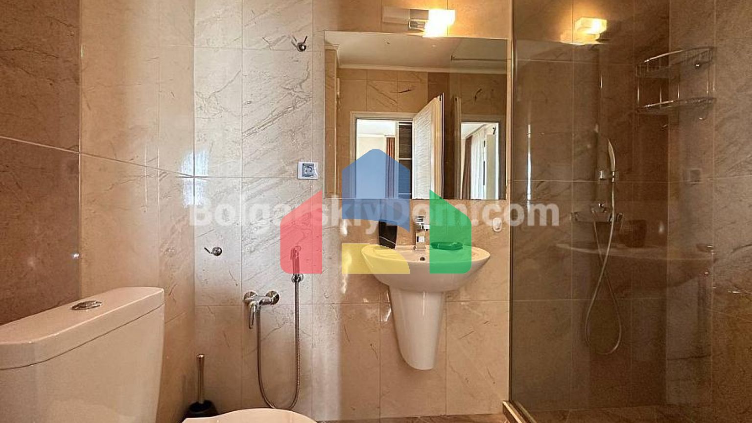 Трехкомнатная квартира в Эстебан