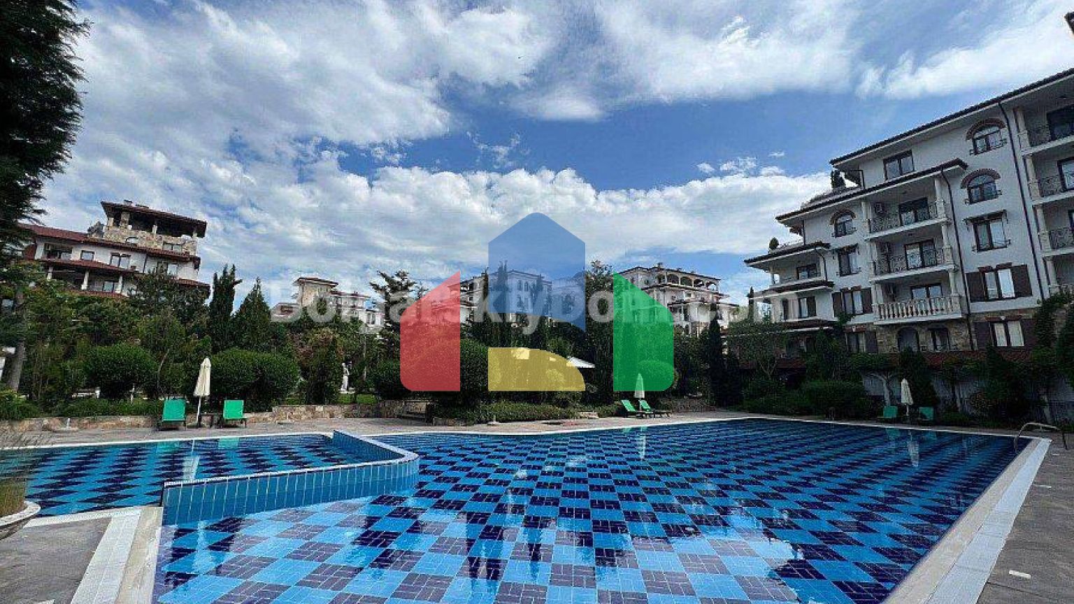 Трехкомнатная квартира в Эстебан