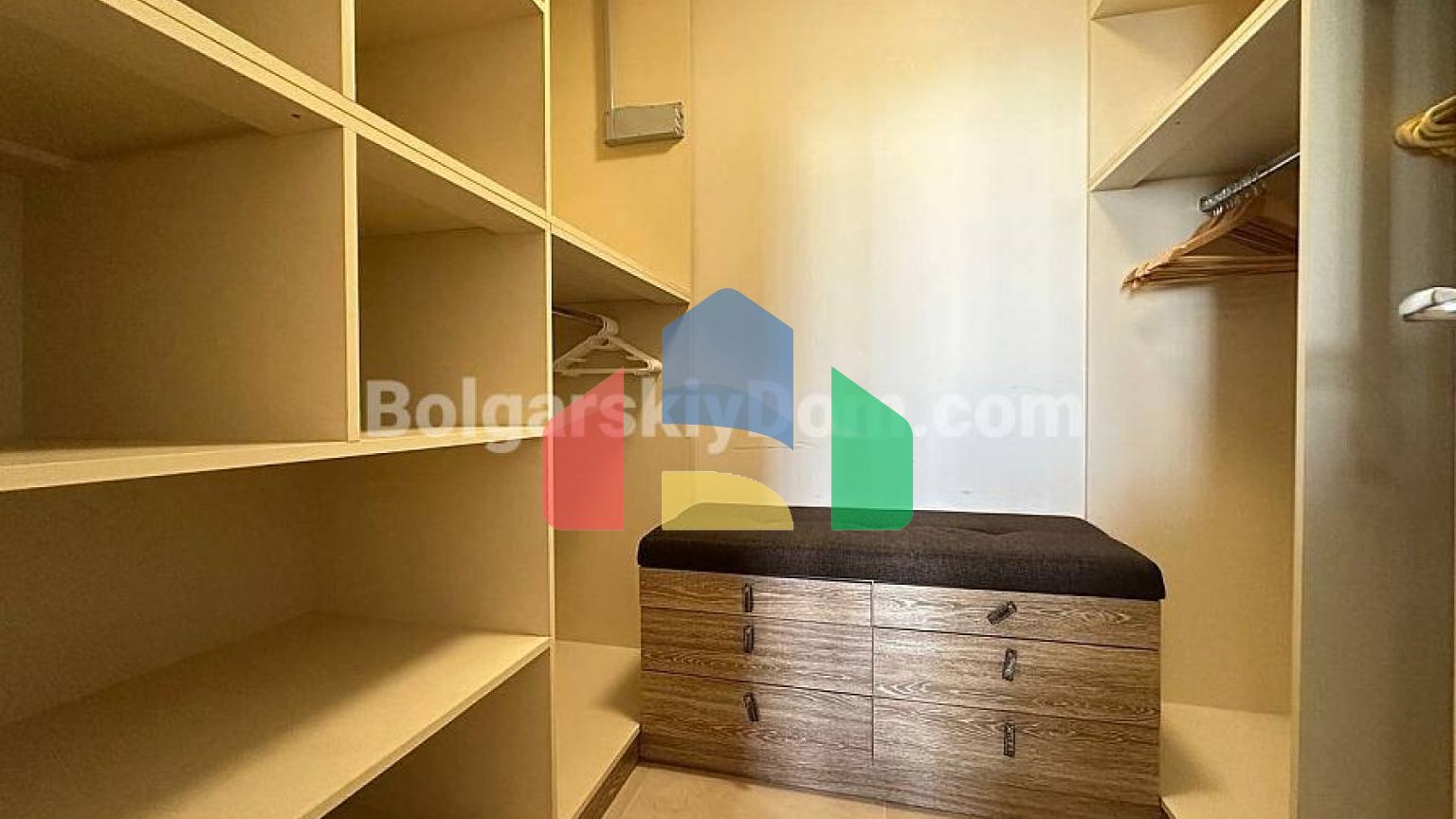 Трехкомнатная квартира в Эстебан