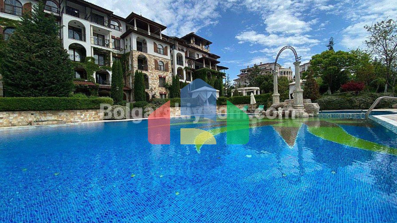 Трехкомнатная квартира в Эстебан