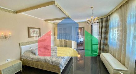 Пятикомнатная квартира в Эстебан