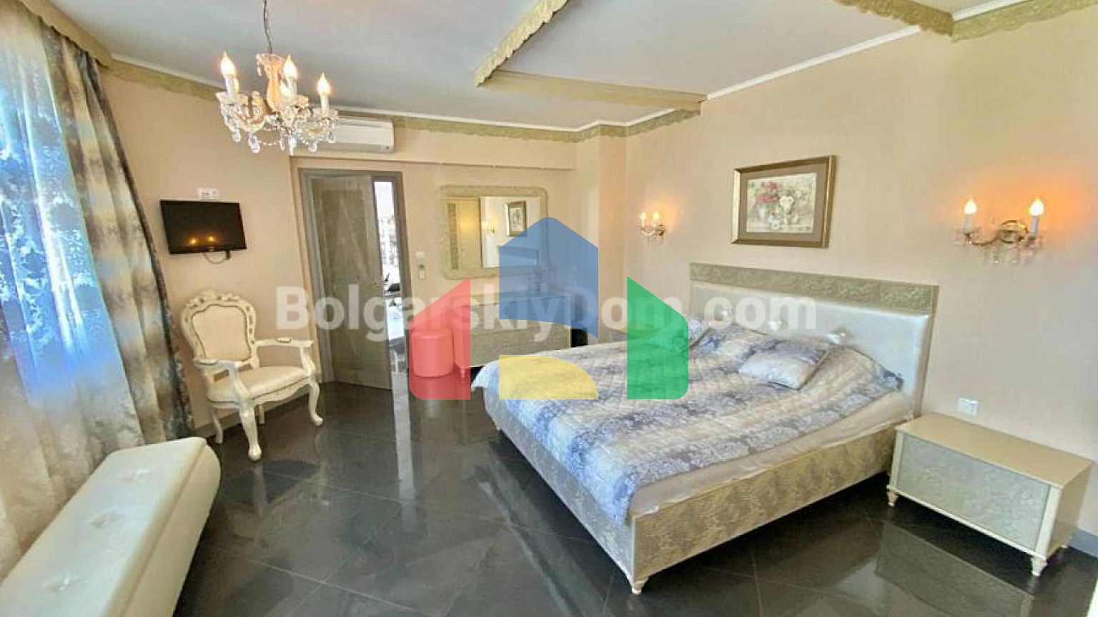 Пятикомнатная квартира в Эстебан