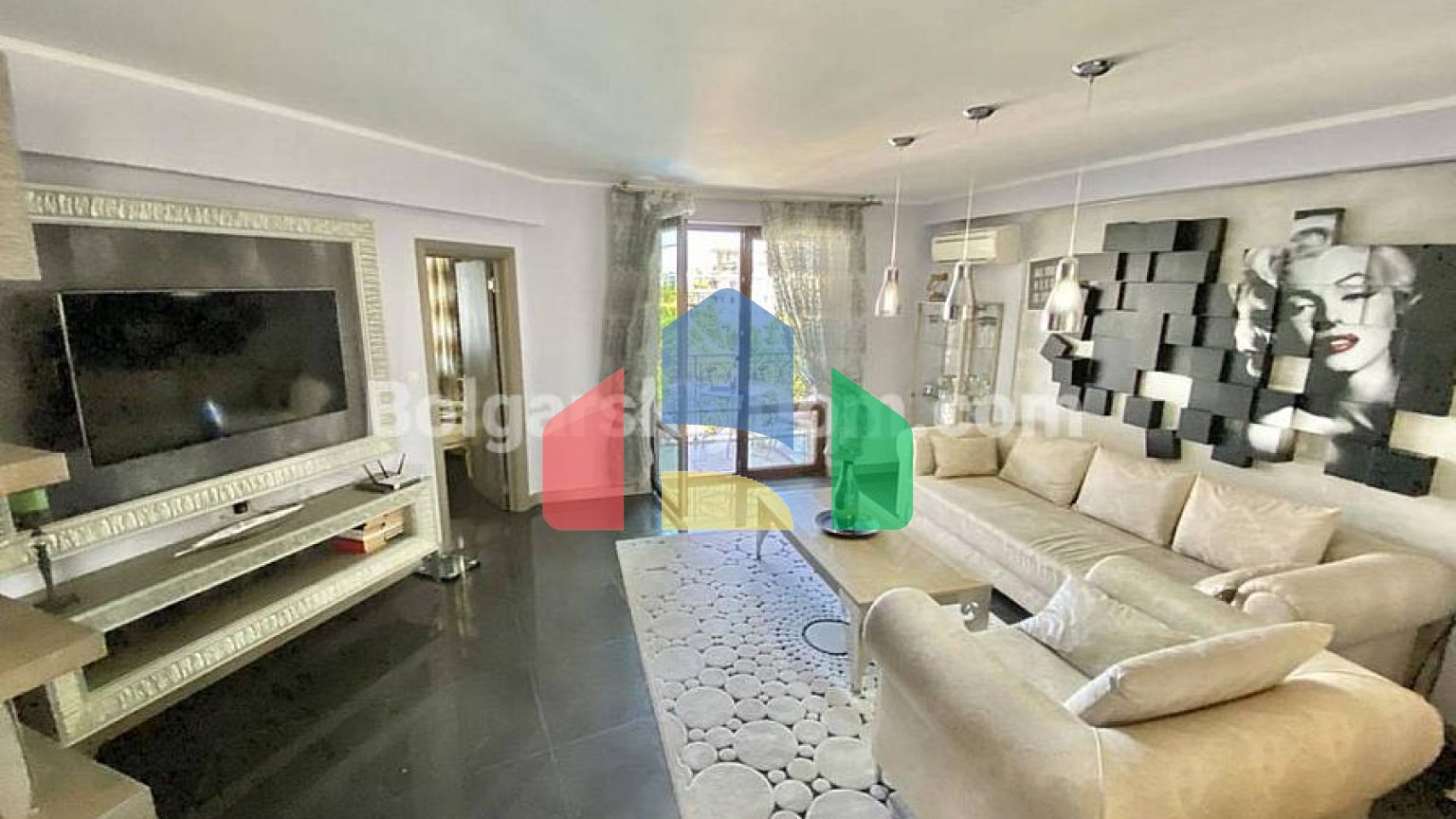 Пятикомнатная квартира в Эстебан