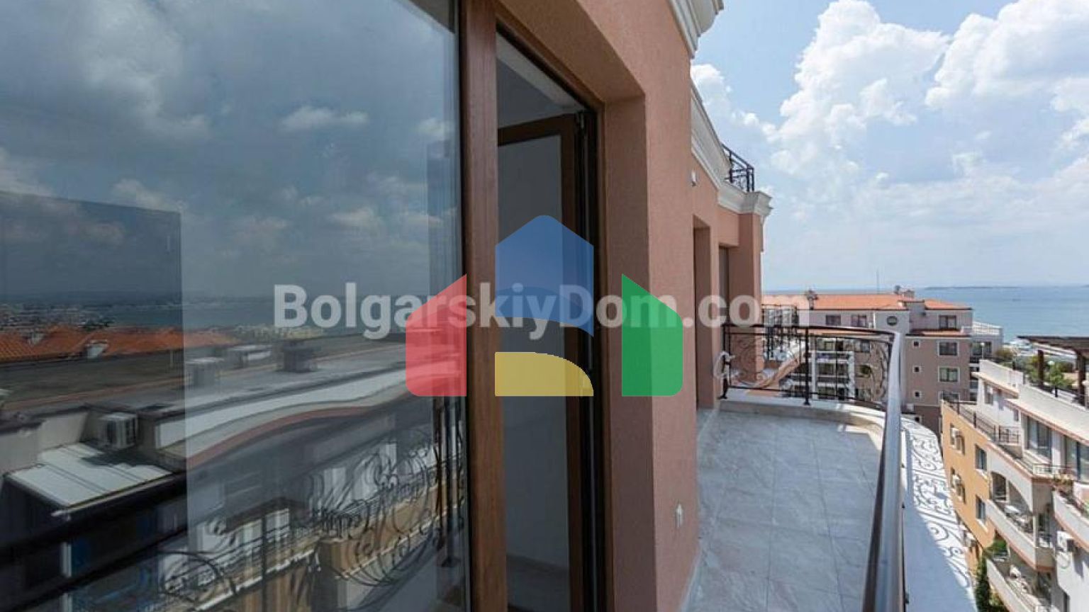 Люксовий двоповерховий пентхаус в Фенікс