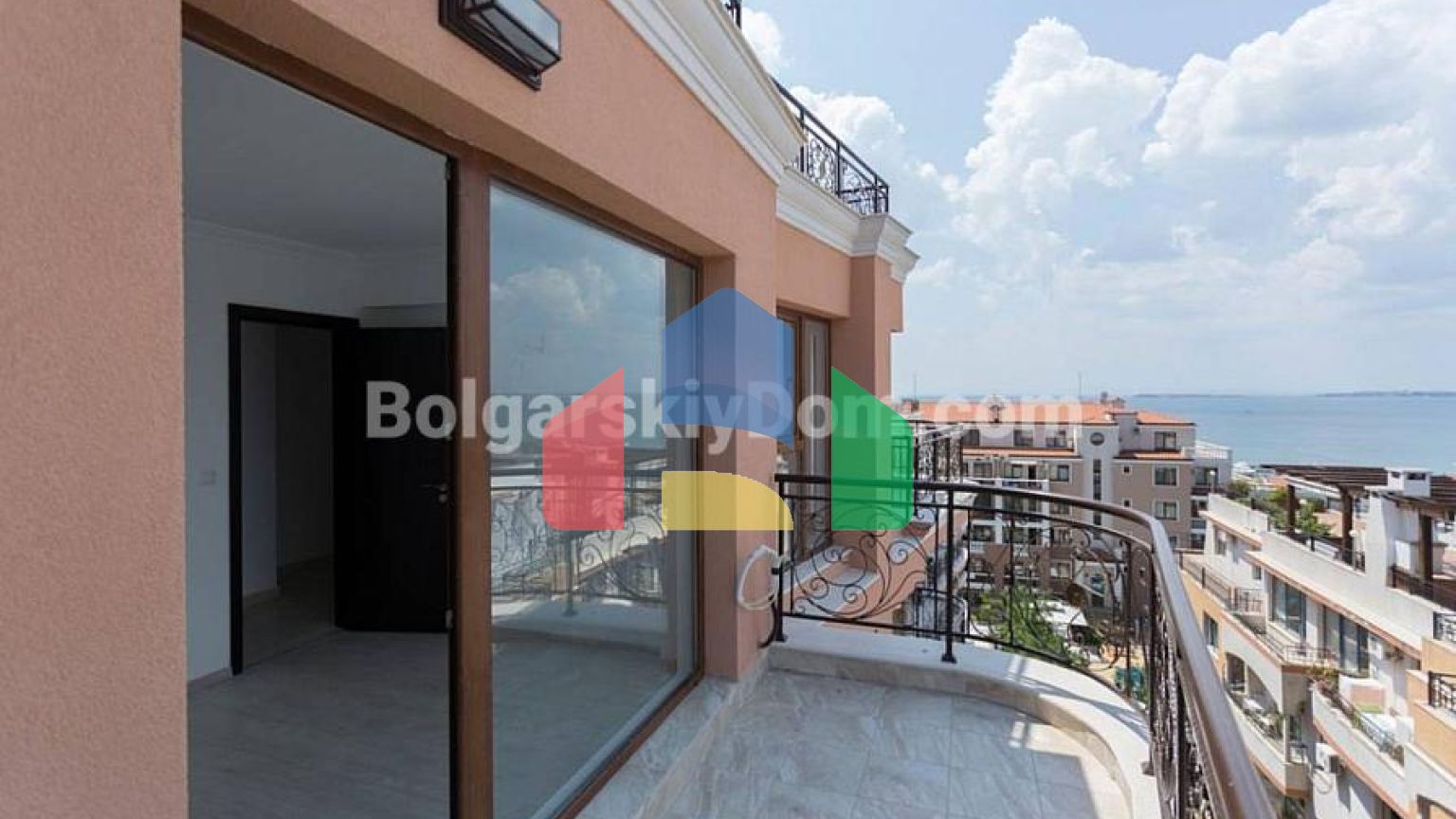 Люксовий двоповерховий пентхаус в Фенікс